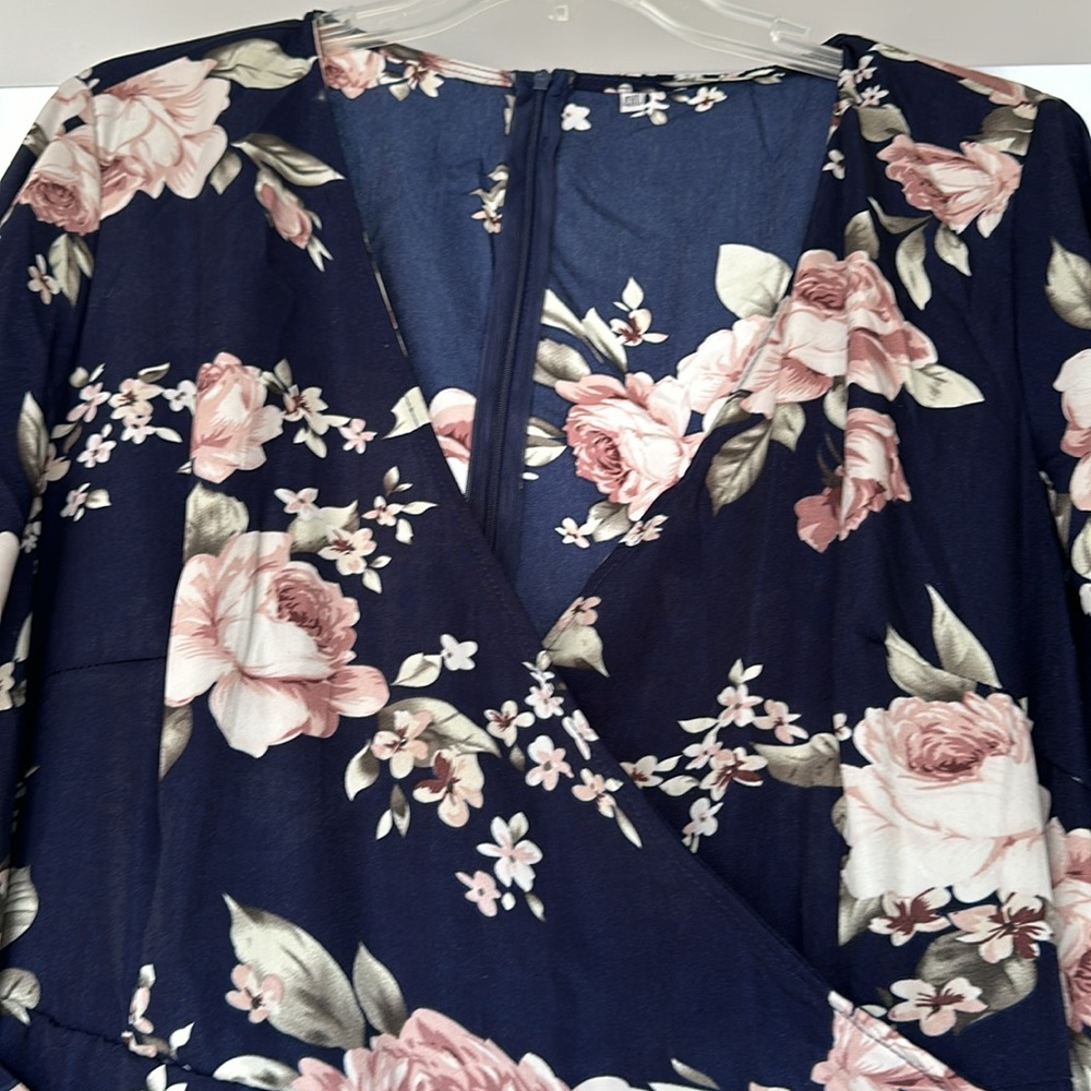Navy blue floral faux wrap dress (fits like 3XL) - Picture 4 of 6